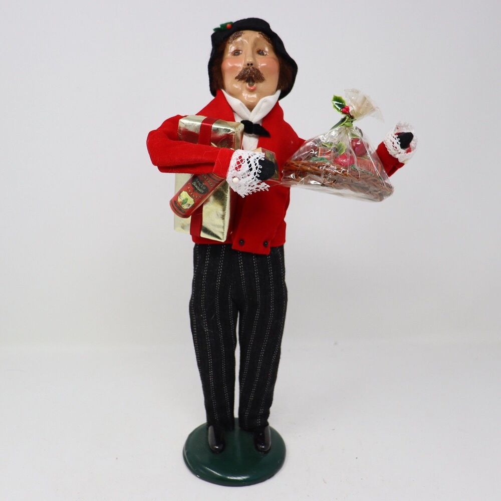 Byers Choice 1997 Crabtree & Evelyn Caroler Shopper Man Gift Basket
